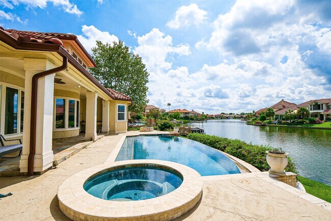 Photo - 19027 Crescent Bay Dr