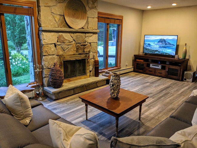 Building Photo - 66 Paquette Dr Unit SI ID1511373P