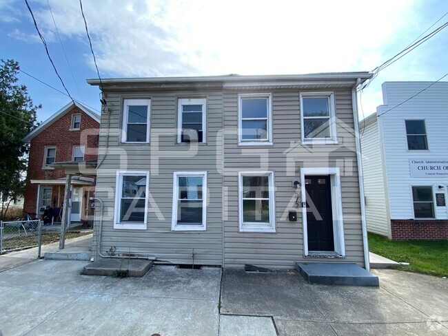 Building Photo - 572 S Main St Rental