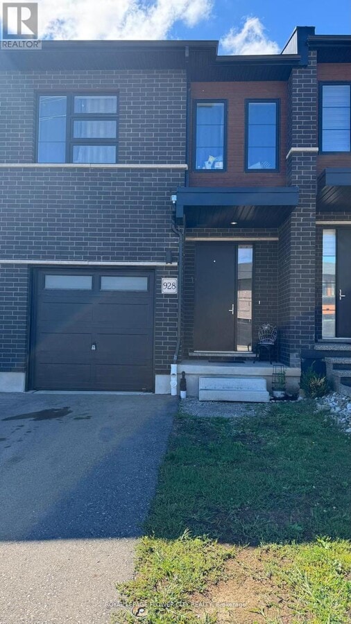Photo - 928 Robert Ferrie Dr