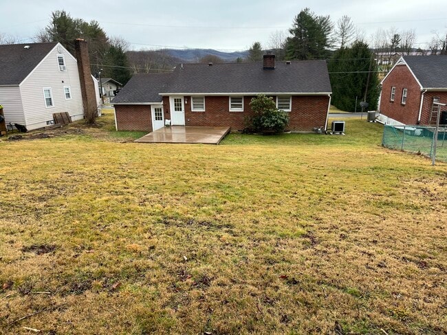 Building Photo - 1133 Culbert Dr