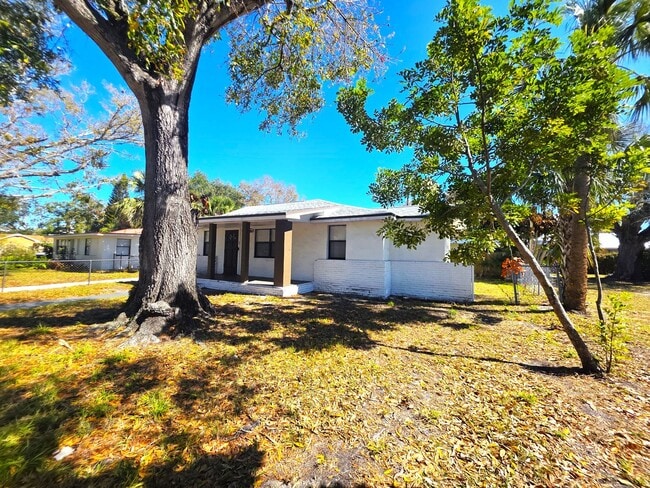 Building Photo - Vero Beach Rentals. Vero Beach Rent, LLC and Property Management Company