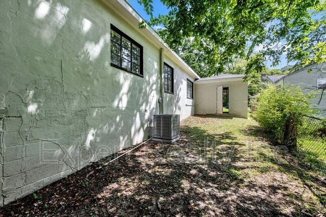 Photo - 7420 Sparta Ave