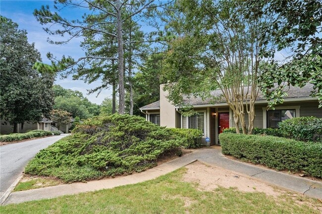 Photo - 2949 Torreya Way SE