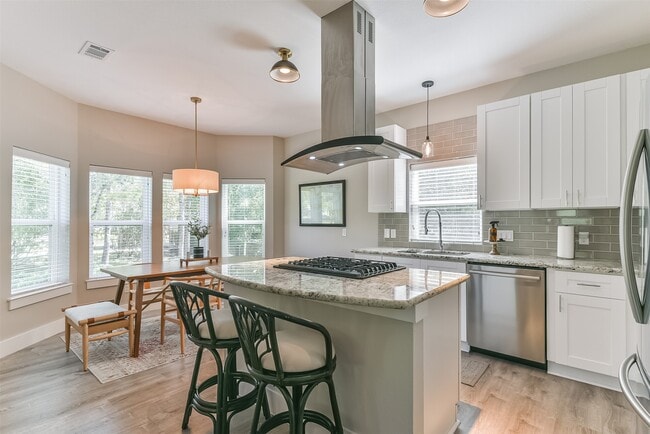 Photo - 1799 E Winn Ave