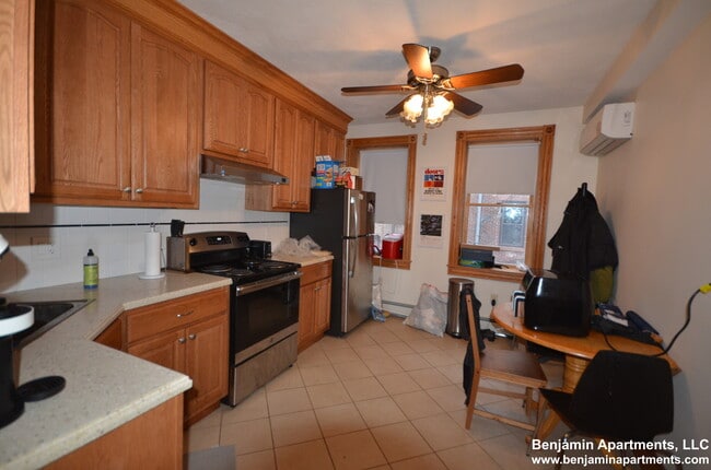 Building Photo - 46 Garden St Unit 2