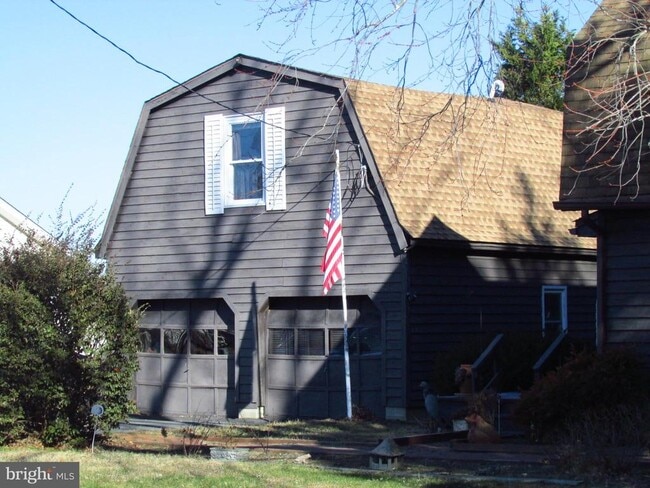 Building Photo - 31379 River Rd Rental