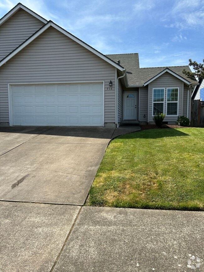 Building Photo - 938-940-940 Boardwalk Ave NE Unit 938 Rental