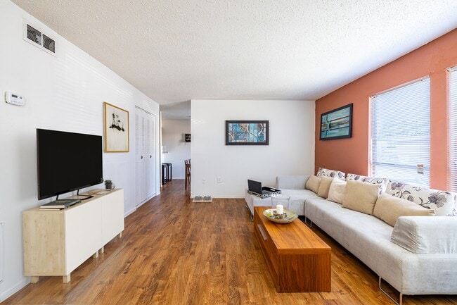 Photo - Riverside Palms