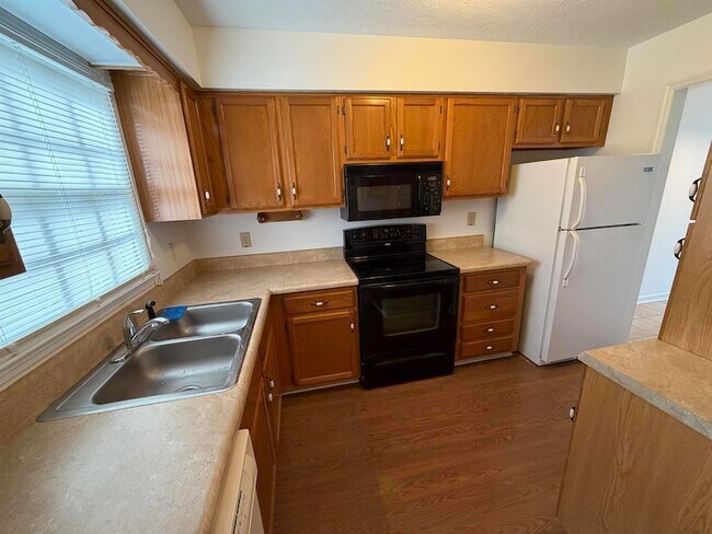 Photo - 830 44th Ave N