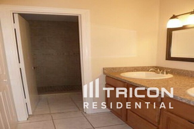 Photo - 3014 Curry Woods Dr