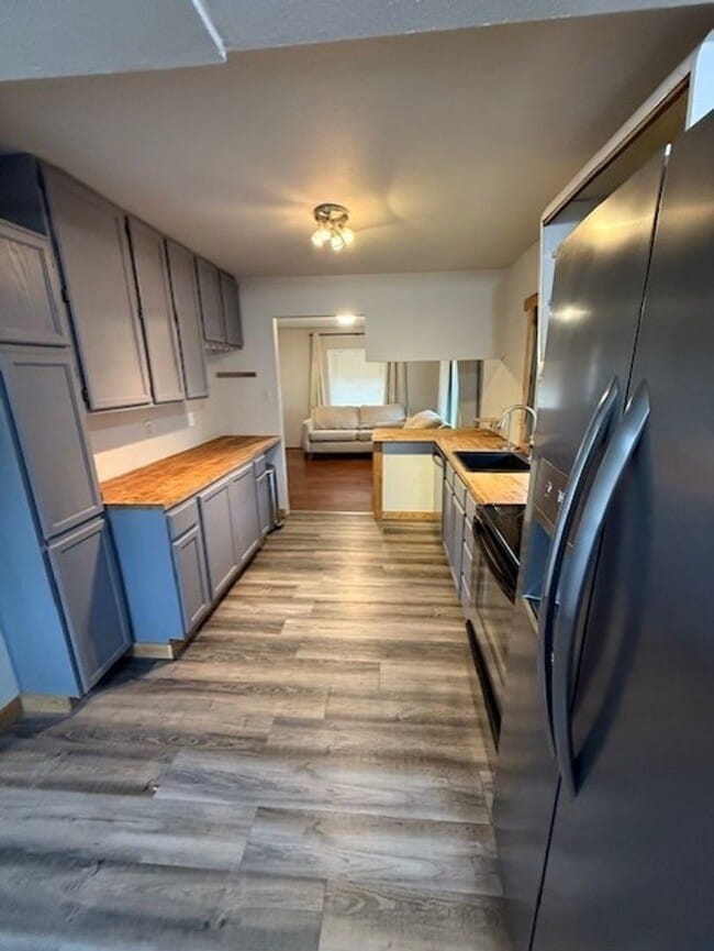 Photo - Great downtown location!