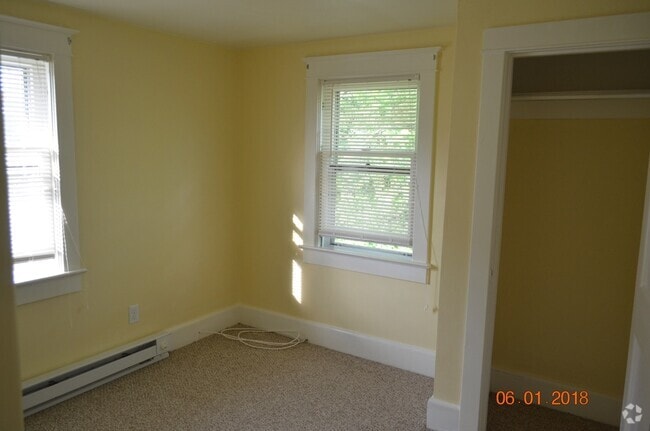 Building Photo - 211 N Washington St Rental