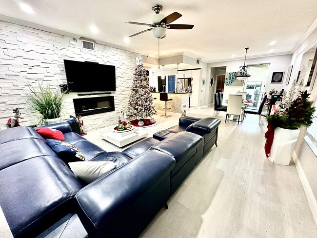 Photo - 4720 Mimosa Pl Unit 905