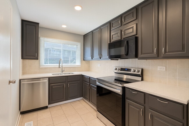 Photo - 1272 Court E