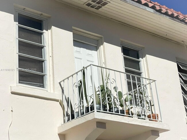 Photo - 711 NW 1st St Unit 3