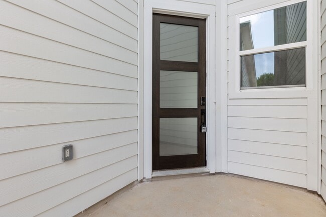 Building Photo - 256 Capetown Way