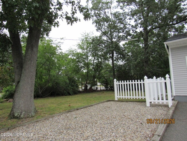 255 Dogwood Ln
