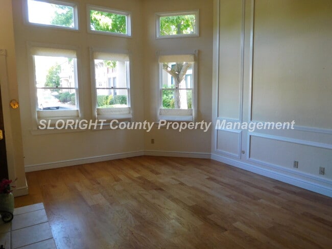 Photo - AVAILABLE AUGUST - Windermere Village Townhome - 3 Bed / 2.5 Bath Unit 36