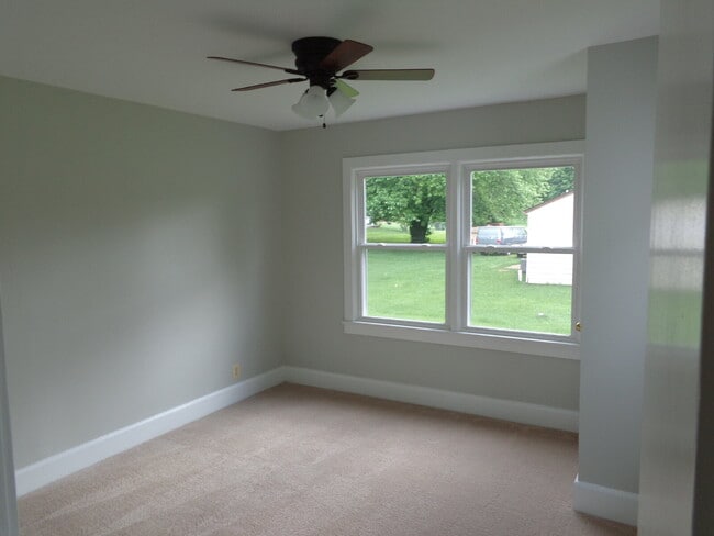 Photo - 607 Waterloo Rd