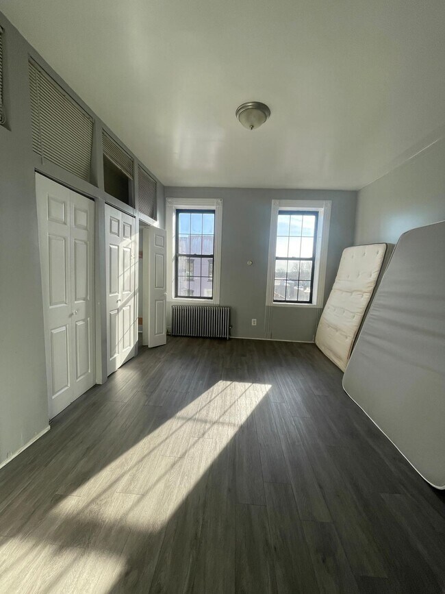 8 St Paul st 4R - 11 Saint Pauls Ave Unidad 4R