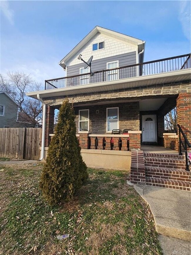 Photo - 925 Xenia Ave Unit Upstairs