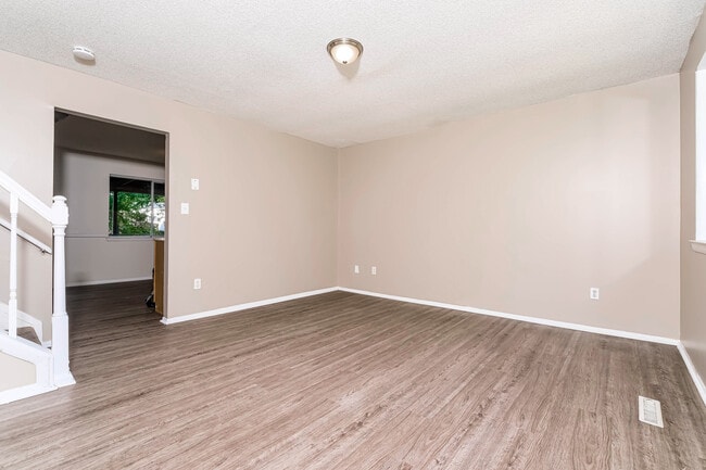 Photo - 5252 Refugee Rd