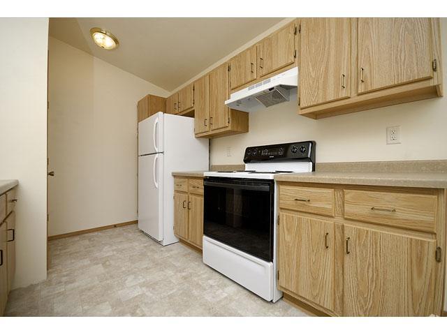 Kitchen - Stone Meadows Apartments