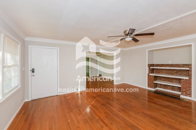 Photo - 3902 Commander Dr