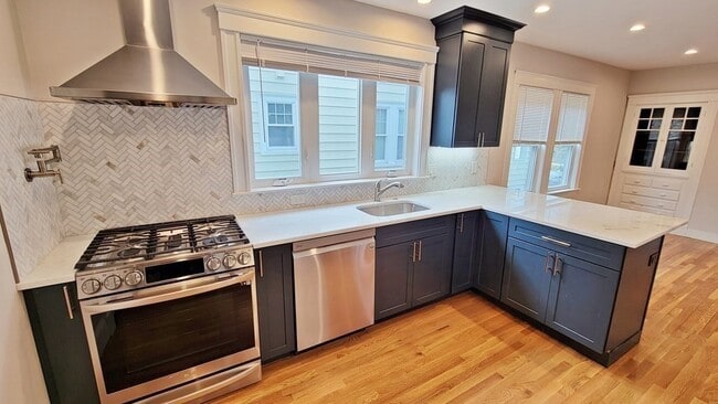 95 Edenfield Ave Unit 1