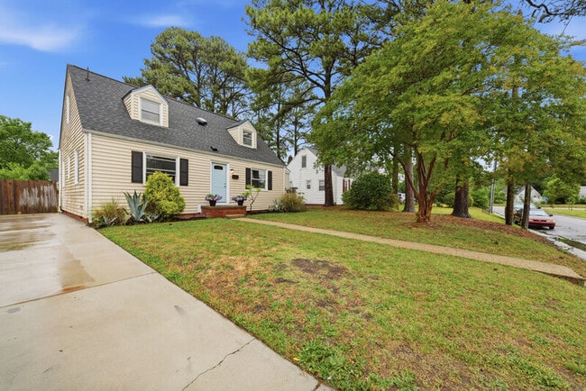Photo - 8037 Crescent Rd