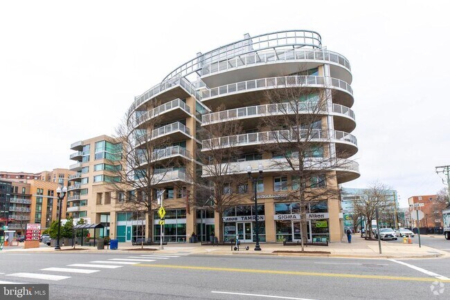 Building Photo - 3409 Wilson Blvd Unit 703 Rental