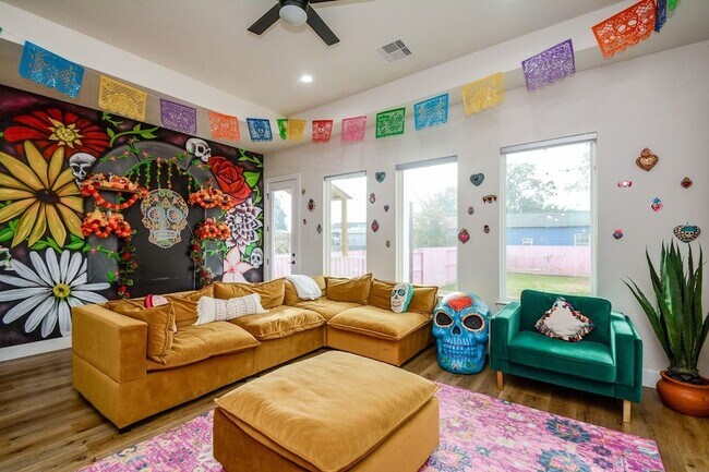 Photo - 1504 Evelyn St