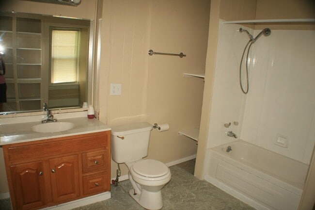 Photo - 275 N Hague Ave