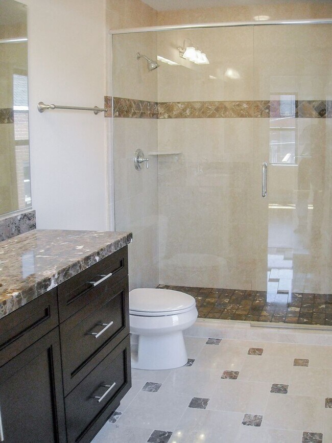 Photo - 3231 N Kenmore Ave Unidad 3