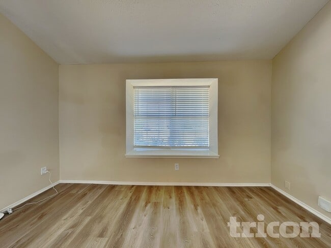 Photo - 1223 Cowden Ct