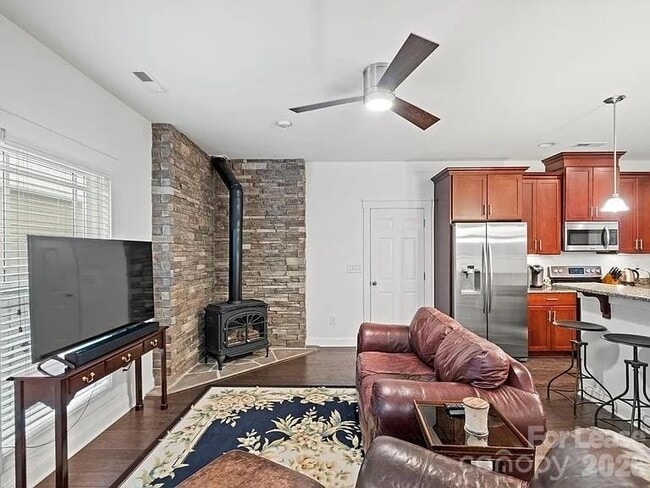 Photo - 20019 Lamp Lighters Way