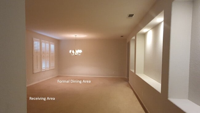 Photo - 2540 Crescent Way