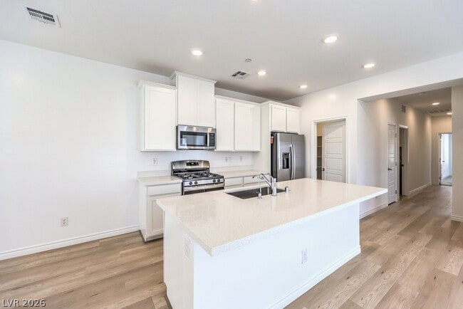 Building Photo - 600 N Carriage Hill Dr Unit 2151