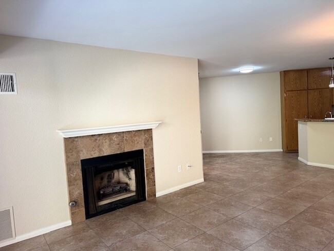 Spacious 2-Bedroom Condo with Rare 2-Car G... - Spacious 2-Bedroom Condo with Rare 2-Car G...