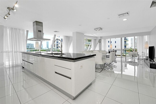 Photo - 2950 NE 188th St Unit 449