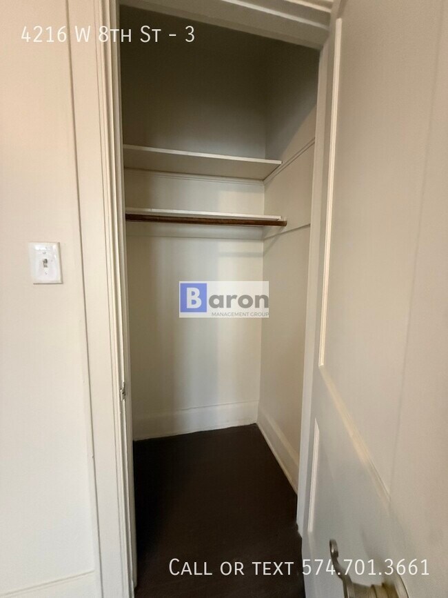 Photo - 4216 W 8th St Unidad 3