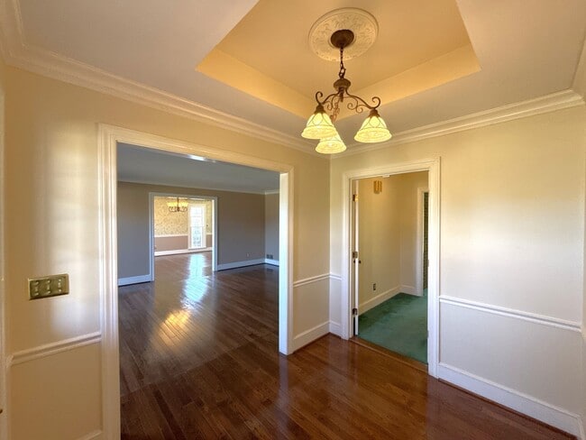 Photo - Beautiful 5 Bedroom 3 Bathroom House on Country Club Golf Course!