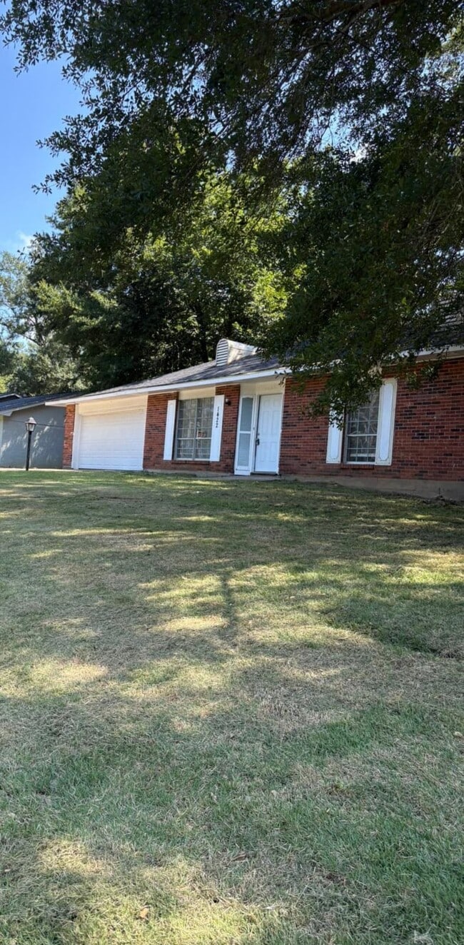 Building Photo - 1422 Wooddell Dr Rental
