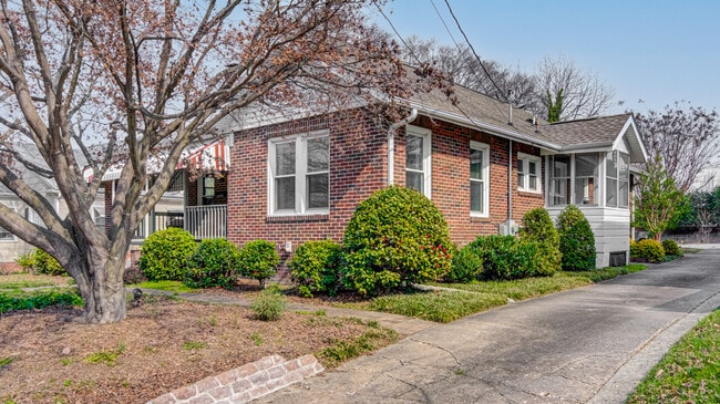 Photo - 707 Mayflower Dr