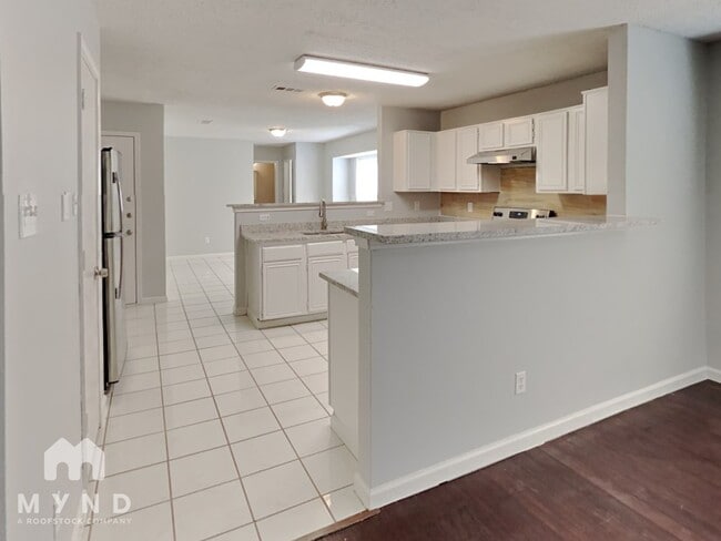 Photo - 909 Shady Brook Ln