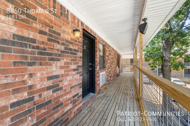Photo - 8860 Thomas St