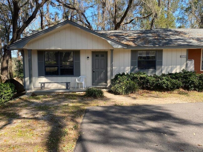Building Photo - 1543 Coombs Dr