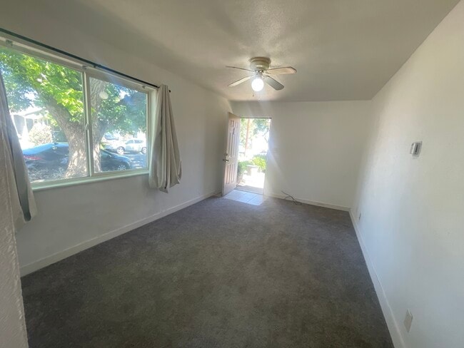 Photo - 1428 Clinton St