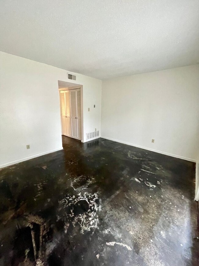 3011 Fairview Dr